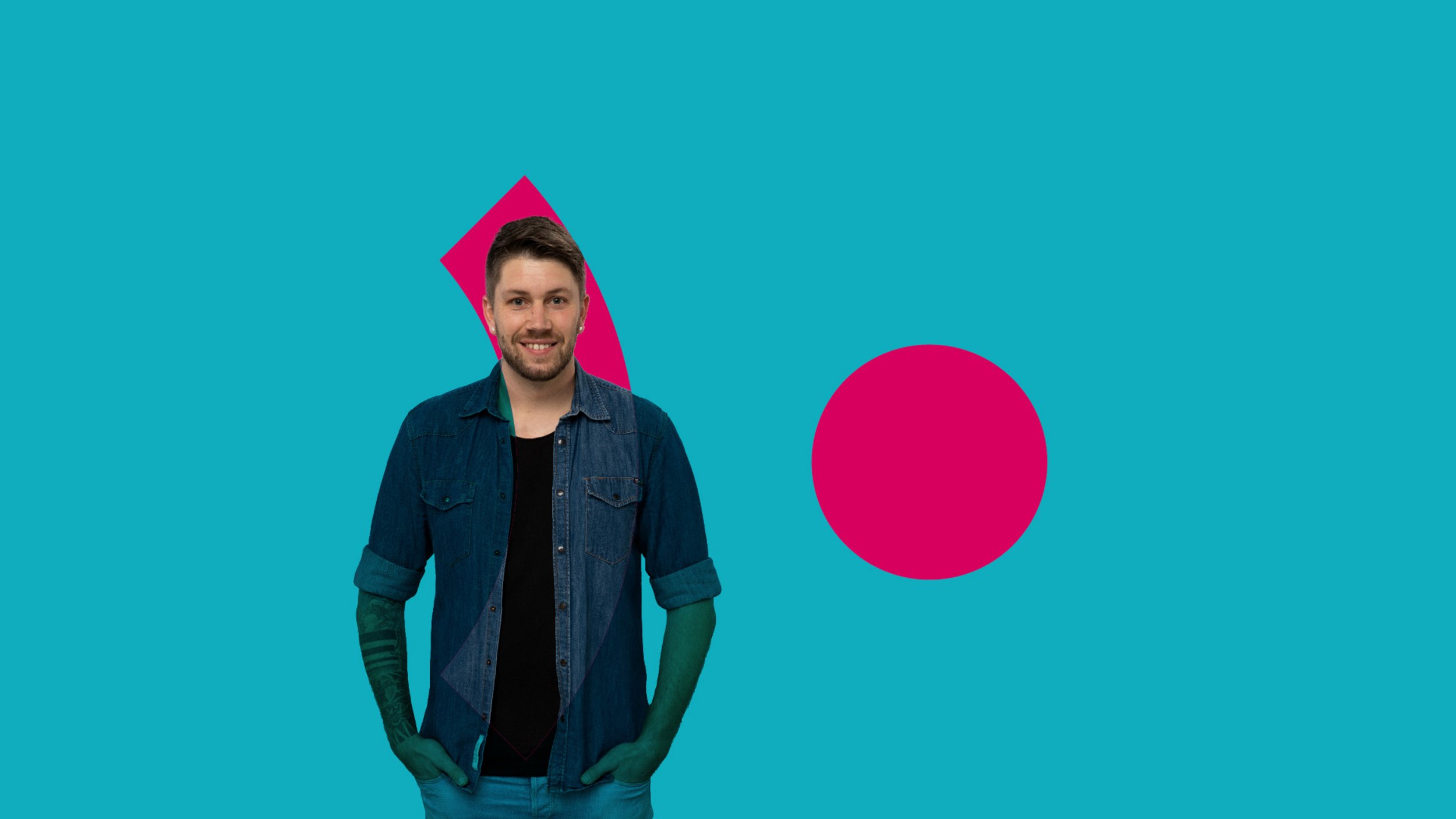 Pflege-Mitarbeiter des Pfalzklinikums auf Hintergrund in Blau-Pink mit Zielgruppen-Slogan