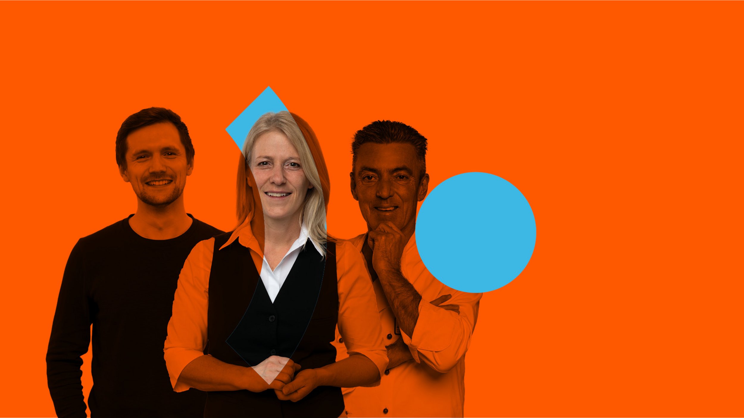 Portraits von drei Mitarbeitenden vor orangem Hintegrund
